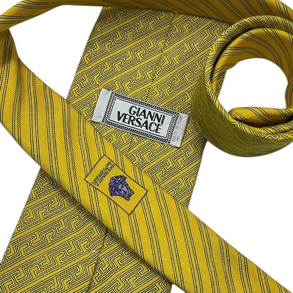 GIANNI VERSACE Yellow Geometric Monogram Logo Silk LUXURY Tie ITALY - Picture 4 of 6